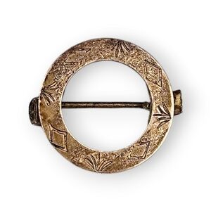 Antique Edwardian Lingerie Pin Tiny Etched Open Circle Brass Brooch 1900s 1/2"